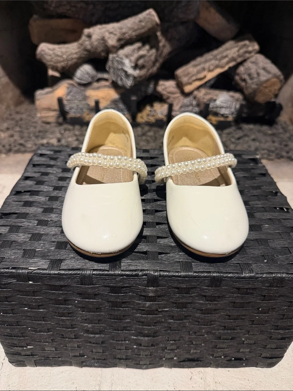 Pearl Strap Girls Dress Shoes in Cream